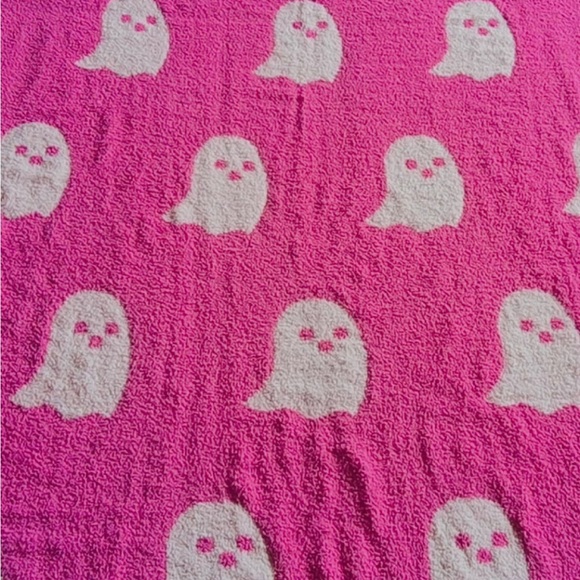 Viral Tic Toc Pink Ghost Blankets 👻 - Picture 3 of 4
